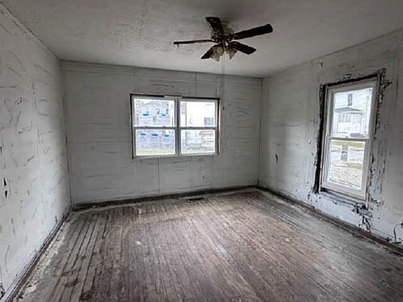 4th image of 6 Elliott St