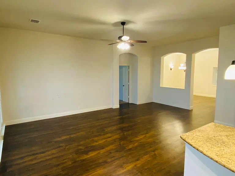 3408 Endicott Ct — Photo 7