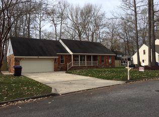 712 Donnington Dr, Chesapeake, VA 23322