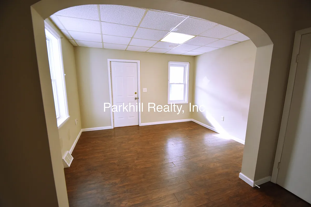 Building Photo - 508 Broad St