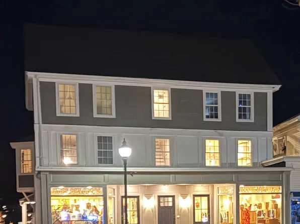 31 Union Sq #302, Milford, NH 03055