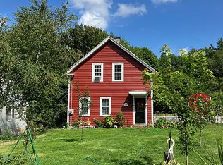 8 Franklin St, Douglas, MA 01516