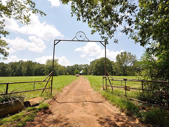 2nd image of 6644 County Road 4020