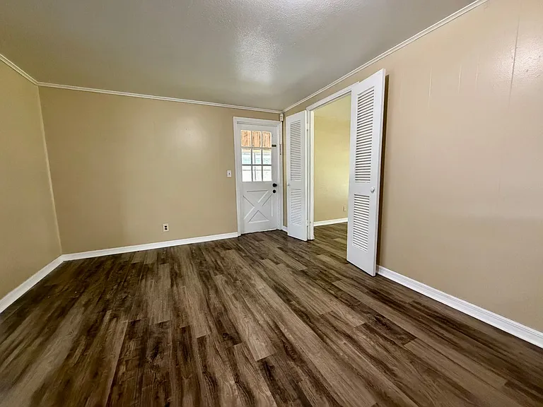 1809 Richter Ln — Photo 10