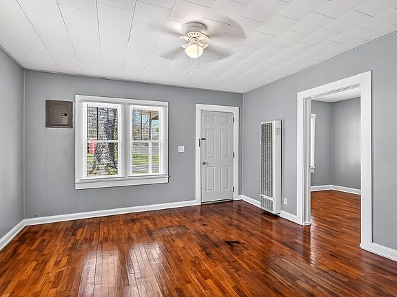 5th image of 310 W Lawrence Street