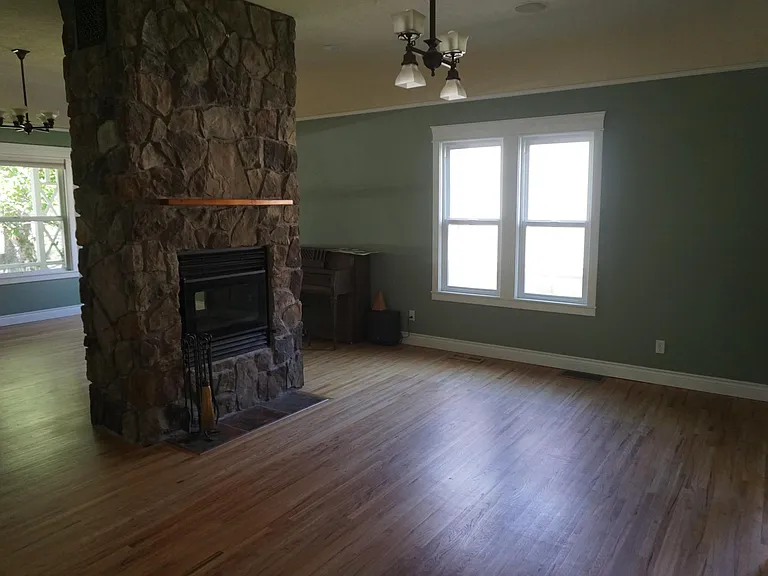 548 Washington St — Photo 2