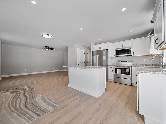 3rd image of 142 S Main St #B