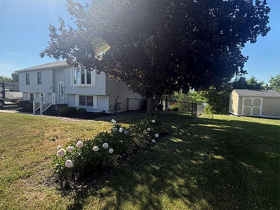 2nd image of 33 Lincoln Circle
