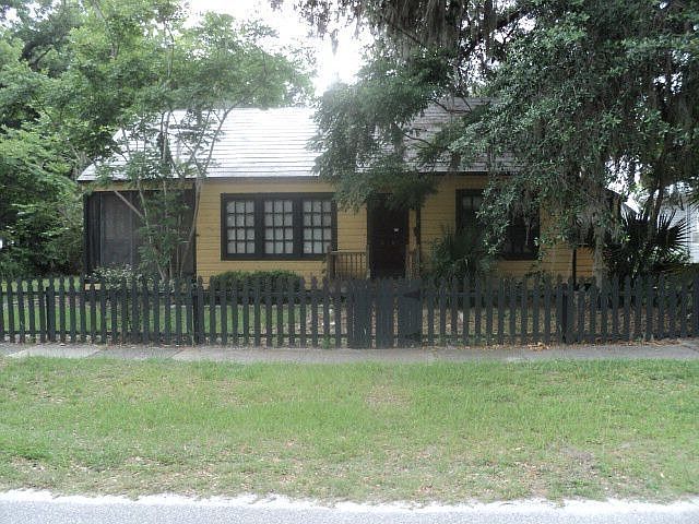 1st image of 315 Emmett St