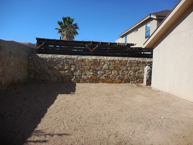 12572 Paseo Lindo Dr — Photo 35