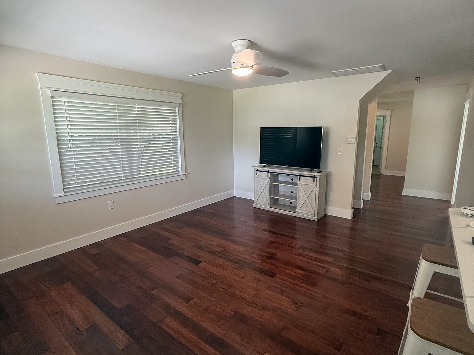 3 bed, 1250 sqft, $2,800 — Photo 4