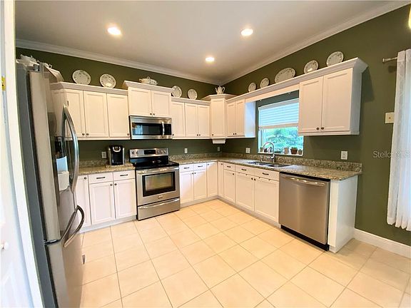4th image of 530 Portofino Dr