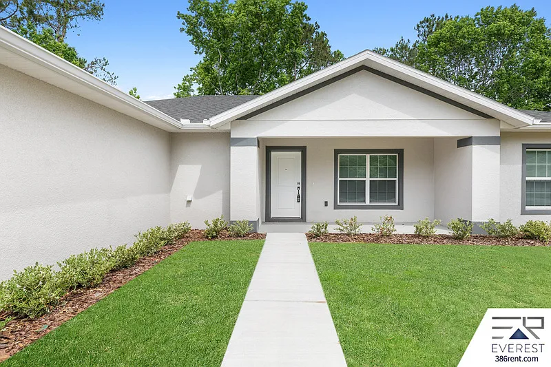 3 bed, 2.0 bath, 2451 sqft, $2,100 — Photo 4