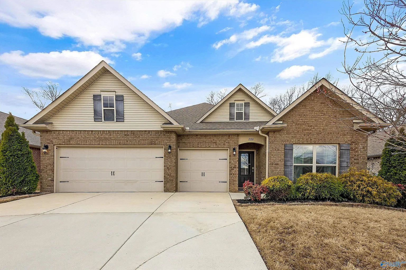 4 bed, 2539 sqft, $2,349 — Photo 2