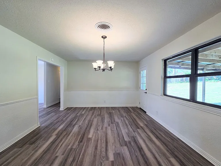 217 Ross Ave — Photo 24