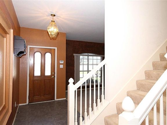 2nd image of 7400 Chaucer Dr