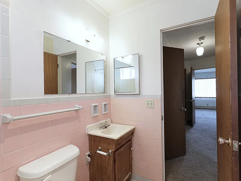 1227 D St #6 — Photo 15