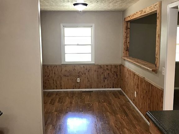 3rd image of 711 Spruce St