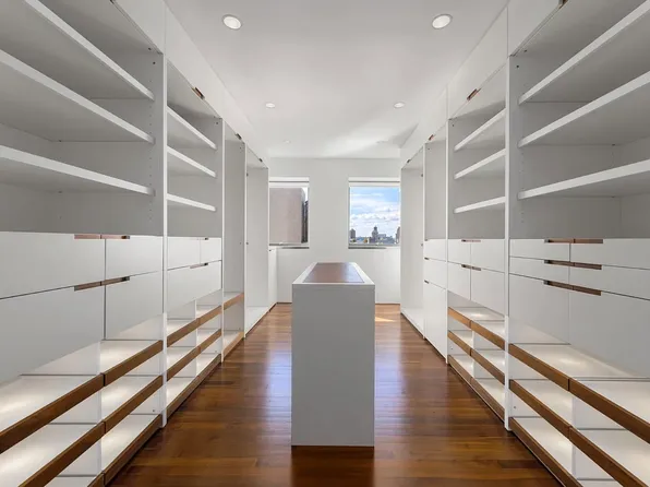 205 West 19th Street image 9 of 17