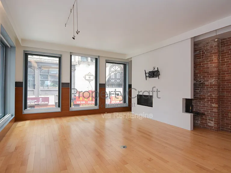 8 Lagrange St #3 — Photo 2
