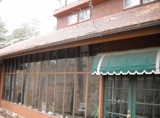 15 Harvey Rd, Eureka Springs, AR 72632