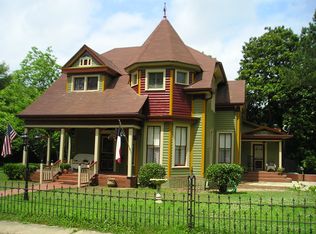 1009 S Line St, Jefferson, TX 75657