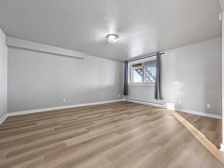 2170 2nd Ave E — Photo 12