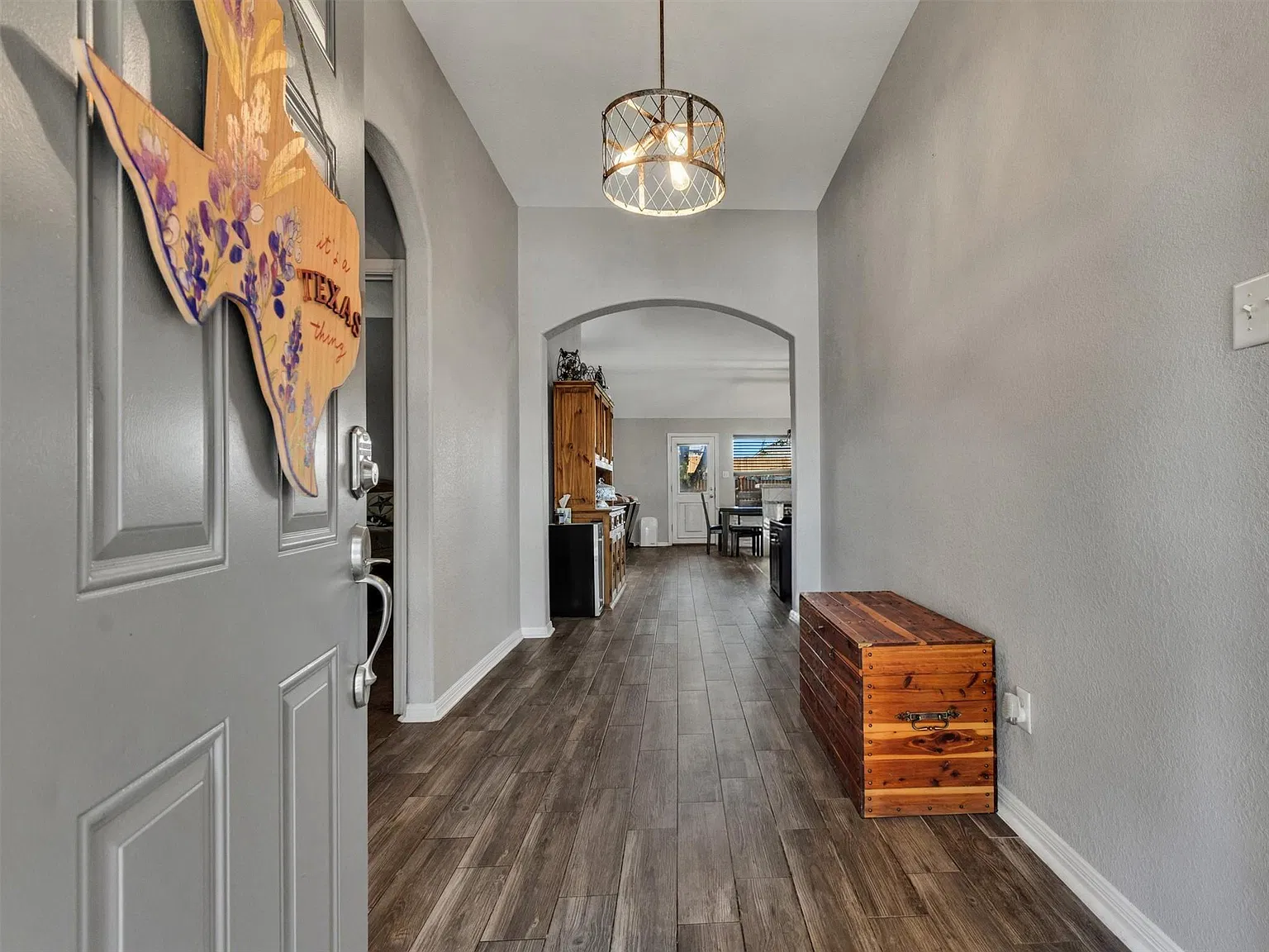 3 bed, 2.0 bath, 1665 sqft, $2,500 — Photo 4