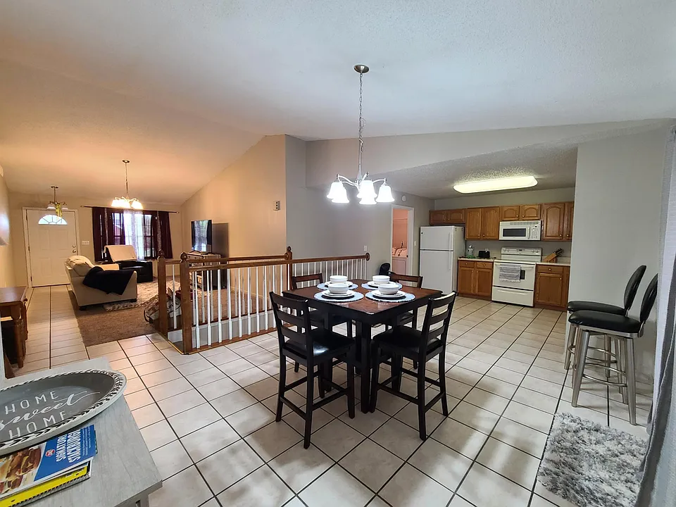1306 Rachael Ln