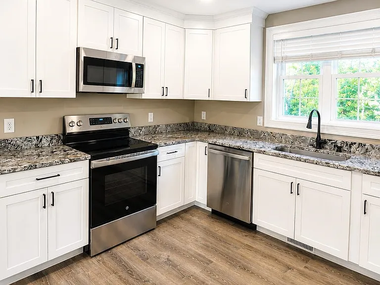 63 Pelham Rd #B — Photo 2