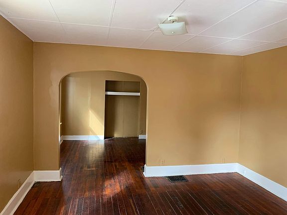 4th image of 16 N Linwood Ave