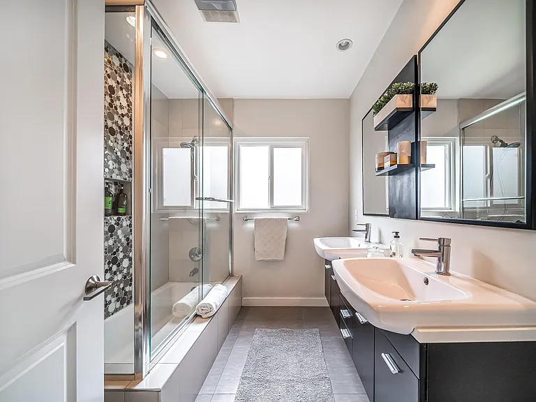 5751 Corteen Pl — Photo 16