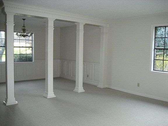 5th image of 2218 Hillsdale Dr