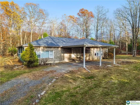 6236 Forest Ln, East Stroudsburg, PA 18302
