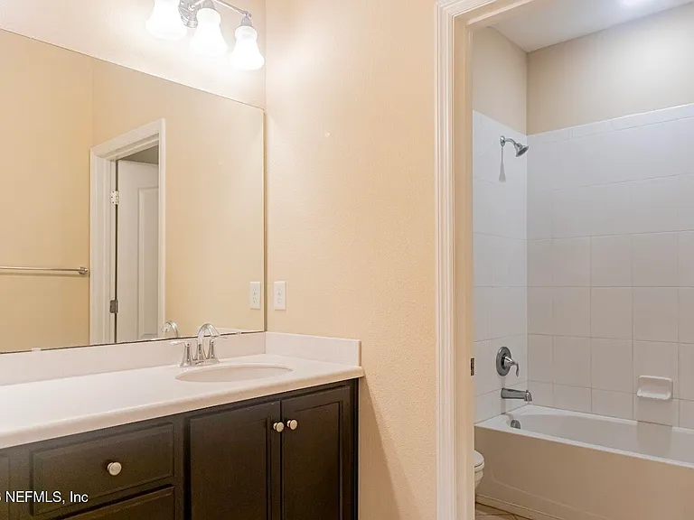 10104 Bedford Lakes Ct — Photo 13