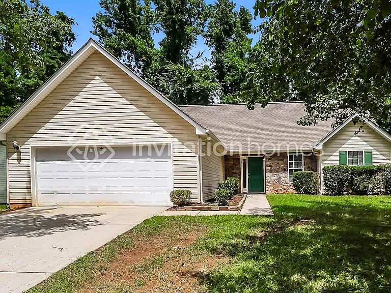 2730 Stagbuck Dr — Photo 1