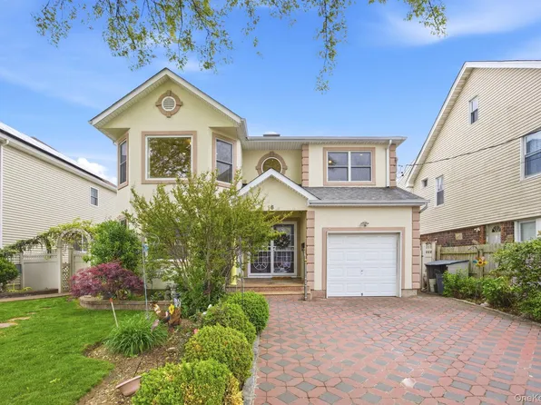 16 6th Avenue, New Hyde Park, NY 11040