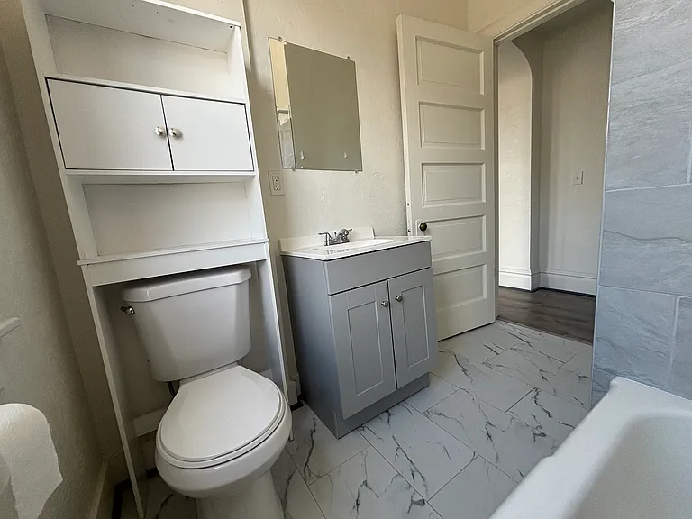 1 W Pike St #3C — Photo 10