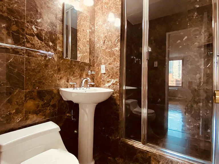 1641 3rd Ave #9H — Photo 9