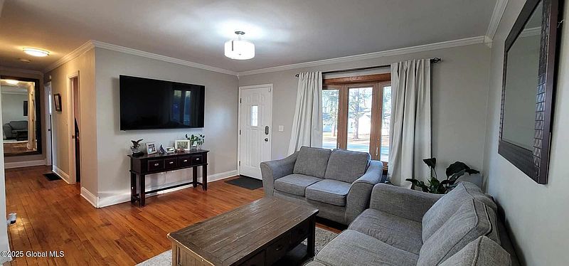 2nd image of 2732 Maida Lane