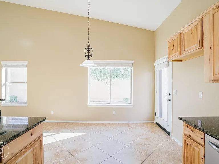 8971 W Northview Ave — Photo 6