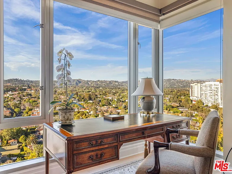 10727 Wilshire Blvd #1904 — Photo 25
