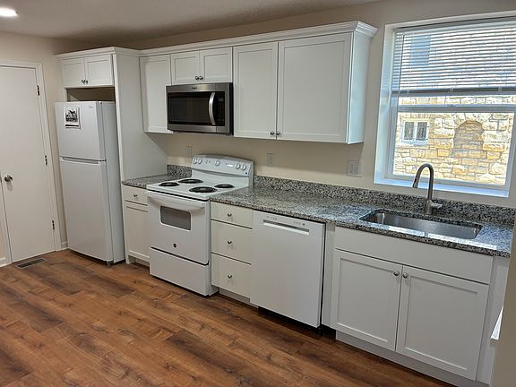 2nd image of 106 Garfield Ave APT 1