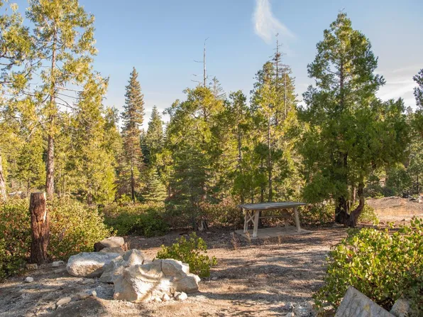 13 Fawn Lilly Ln, Shaver Lake, CA 93664