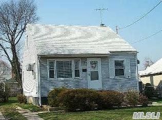190 Raff Ave, Mineola, NY 11501
