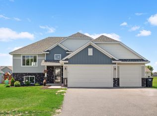 29320 Wildwood Rd, Chisago City, MN 55013