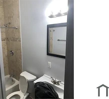 4 bed, $2,400 — Photo 3