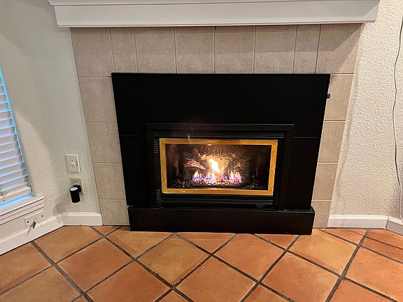 4th image of 3220 United Dr #7