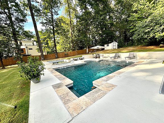 3rd image of 2522 Wawona Dr