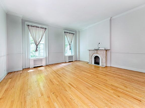 4th image of 308 E 50th St